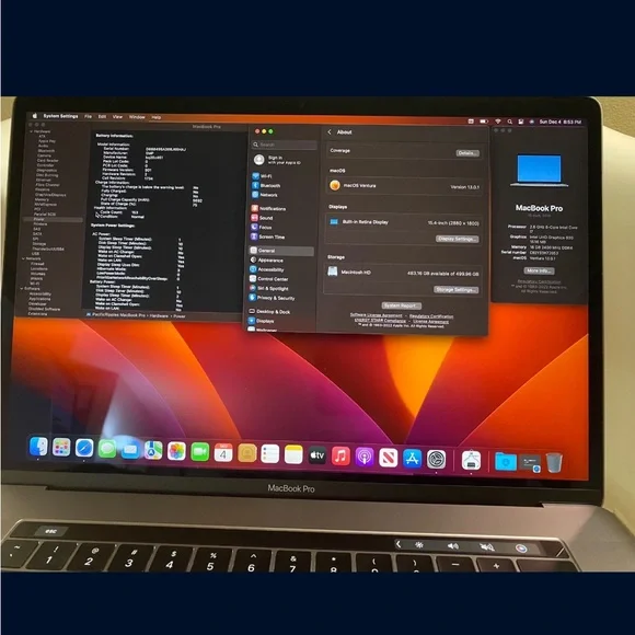 Apple MacBook Pro 15 Touchbar (i7 2.9 Ghz 6-Core, 16GB RAM, Intel UHD Graphics